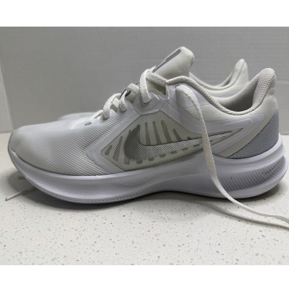 Nike Women's Running Shoe Downshifter Size 8.5 white/silver CI9984-100